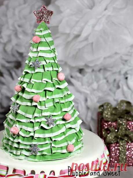 Bubble and Sweet: Pretty Layered Ruffle Christmas Tree Cake - the anti-fruit cake