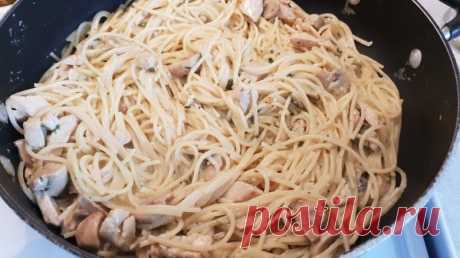 ​Спагетти с курицей и грибами в сливочном соусе — Sloosh – кулинарные рецепты
