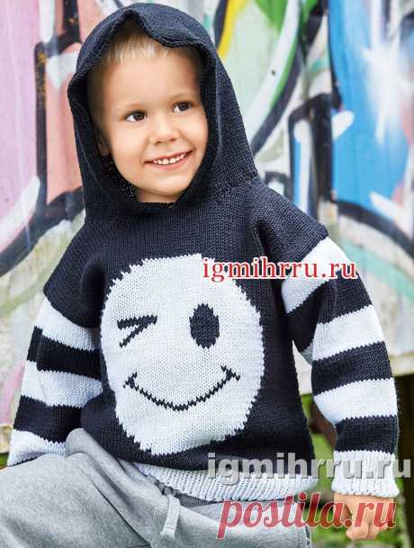 Для мальчика 1,5-7 лет. Пуловер с капюшоном и мотивом «Смайлик». Вязание спицами для детей