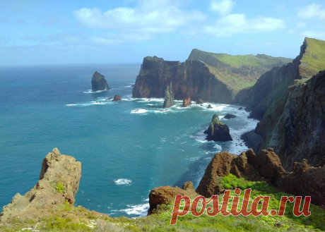 Откройте для себя направление  Остров Мадейра Мечта об отпуске на острове сродни мысли о рае, и для тех, кто стремится ее реализовать, архипелаги Азорских островов и Мадейры станут местами, куда с