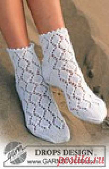 Ажурные вязаные носки
