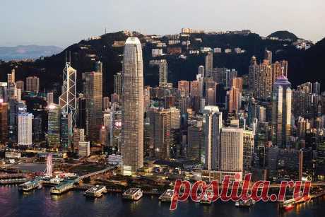 Стоимость жизни в Гонконге | Город Фактов Сколько стоит жить в Гонконге? Гонконг входит в список самых дорогих стран мира. Цены здесь очень высокие на некоторые отдельные товары, такие как
