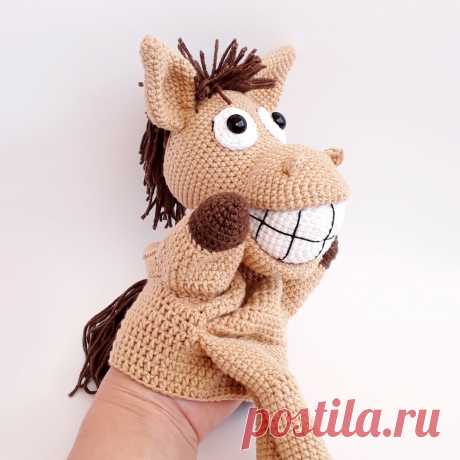 PDF Конь Хоси крючком. FREE crochet pattern; Аmigurumi toy patterns. Амигуруми схемы и описания на русском. Вязаные игрушки и поделки своими руками #amimore - перчаточная игрушка в виде коня, развивающая кукла на руку, лошадь, лошадка для кукольного театра.