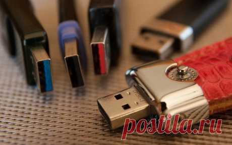 Как поставить пароль на флешку Хотите ограничить доступ к файлам на вашей USB-флешке? Поставьте на нее пароль. Мы покажем несколько способов, как это сделать. 
