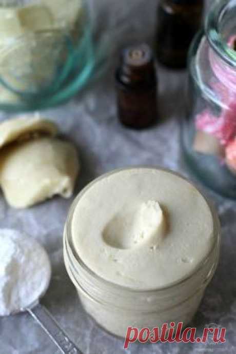 Store bought deodorants that are truly non-toxic typically lose their effectiveness after a few hours. This homemade deodorant recipe really works!