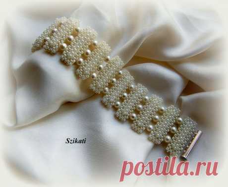 (1) Pearl bracelet | Love beads