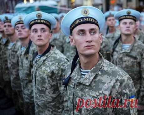 Украинские моряки рассмешили Интернет своей новой формой