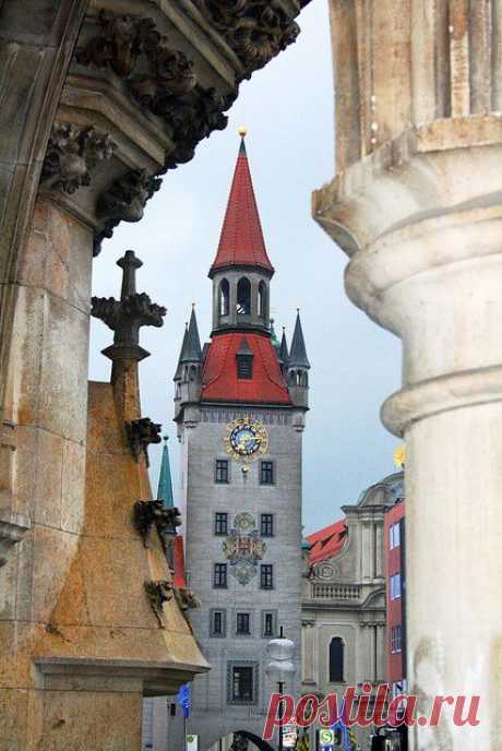 City Gate, Munich, Germany | Explore Germany