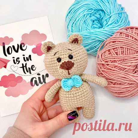 PDF Мини Зайка и Мишка крючком. FREE crochet pattern; Аmigurumi animal patterns. Амигуруми схемы и описания на русском. Вязаные игрушки и поделки своими руками #amimore - маленькие звери, зверюшки, зверушки, животные, маленький зайчик и медвежонок, заяц и медведь.