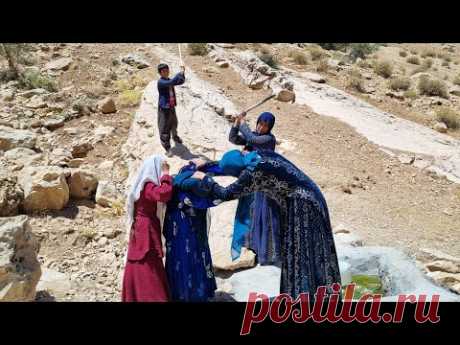 Conflict and fight of nomadic women due to lack of spring water