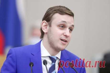 Экс-депутата Госдумы Власова исключили из ЛДПР. Власова осенью лишили мандата депутата за прогулы.
