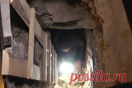 Житель Закарпатья нашел на своей кухне вход в подземелье