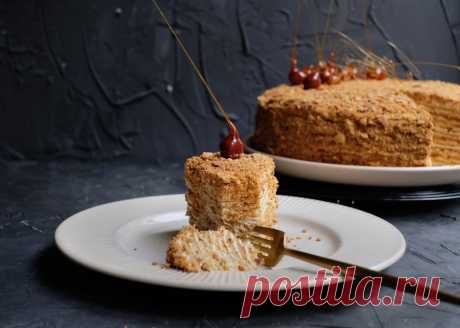Медовый торт с фундуком • Dolce Vita Blog