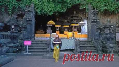 Храм и пещера "Goa Lawah" (пещера летучих мышей), Паданг-Бай | о. Бали / Моя Планета