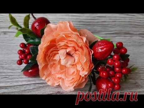 Осенний обруч с ягодами и цветами