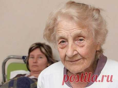 Ей уже 90, но она продолжает спасать жизни! Алла Ильинична до сих пор проводит до 4-х операций в день!