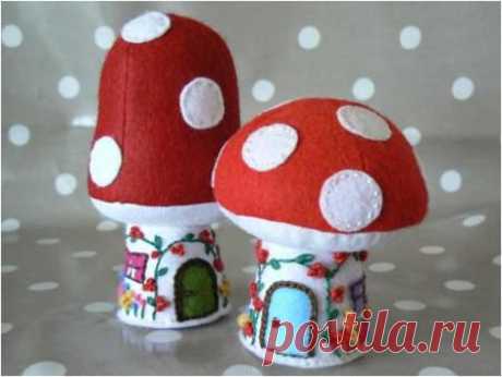 Toadstool Cottage and Mushroom House: free pattern and tutorial | The little house by the sea