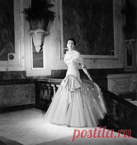 Классическая элегантность Dior: изысканные модели 1940-1960-х годов на фешн-фотографиях