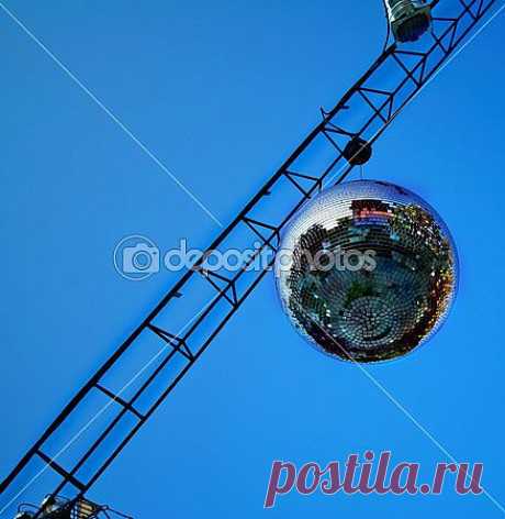 Зеркальный шар — Stock Image © Vadim Vyazovikov #38794983