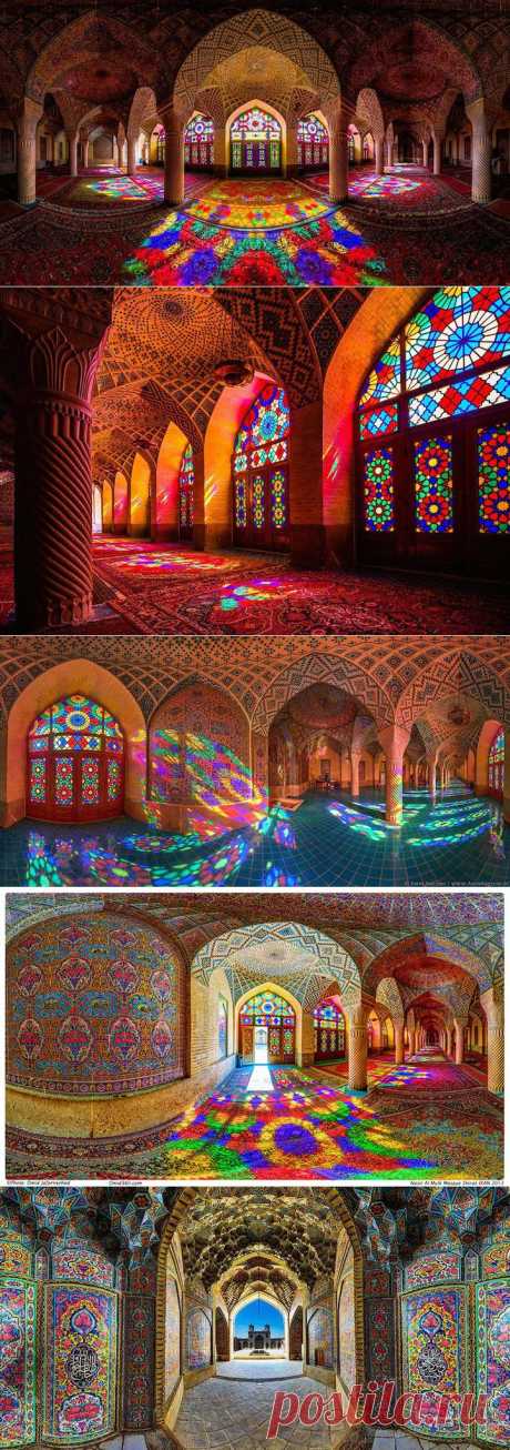 Великолепная мечеть, освещенная калейдоскопом красок!