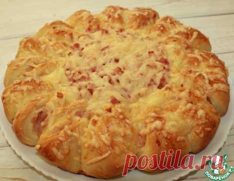 Дрожжевой пирог с ветчиной и сыром – кулинарный рецепт