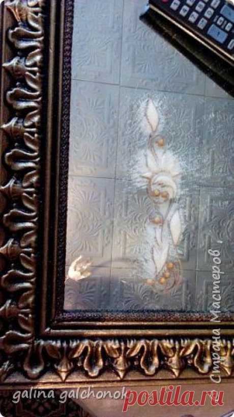 Рамка для зеркала из потолочных плинтусов