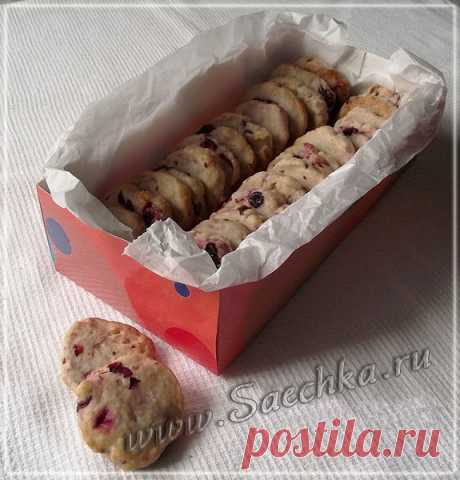 "Розовое" печенье с черной смородиной - рецепт с фото