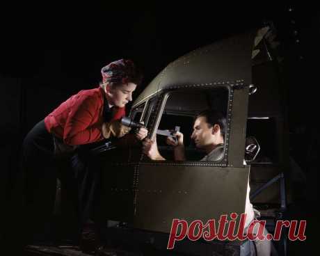 1941-1943 годы: Как женщины США строили самолеты Второй мировой войны