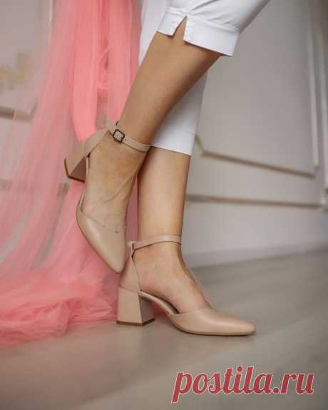 Женские кожаные босоножки на каблуке | Facebook