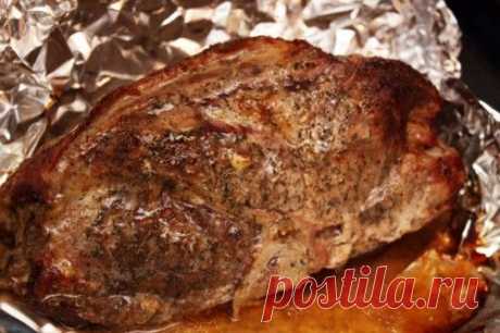 Запекаем вкусно мясо в фольге: советы, хитрости и рецепты приготовления / Простые рецепты