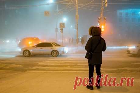 УГМС: морозы ниже минус 50 градусов зарегистрированы в пяти районах Якутии. В Верхоянске температура опустилась до минус 53 градусов.