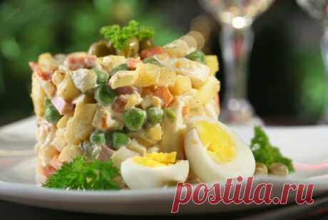 Праздничные салаты: 10 традиционных и современных вариантов