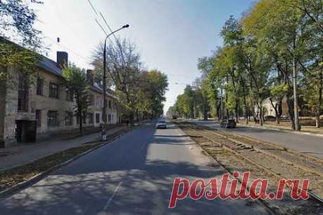 В Запорожье улицу переименовали в честь боевика УПА. В подконтрольном Киеву Запорожье улицу, названную в честь партизанки Лизы Чайкиной переименовали в честь боевика Украинской повстанческой армии (ОУН-УПА, признана экстремистской и запрещена в России) Мирослава Симнича. В конце октября украинские власти переименовали четыре улицы в Херсоне.