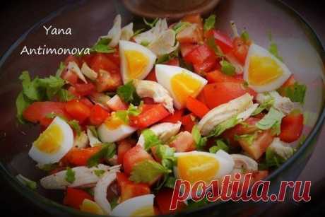 Как приготовить диетический салатик с куриной грудкой, овощами и яйцом - рецепт, ингридиенты и фотографии