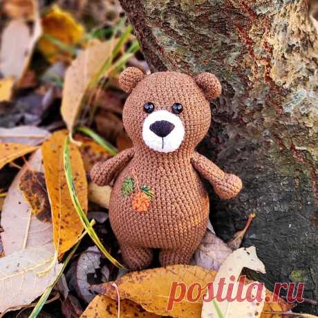 PDF Осенний Мишка крючком. FREE crochet pattern; Аmigurumi animal patterns. Амигуруми схемы и описания на русском. Вязаные игрушки и поделки своими руками #amimore - медведь, медвежонок, мишка.