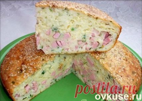 Кулинария &gt;Заливной пирог с колбасой и сыром