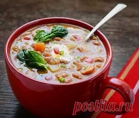 Вкусный суп с фасолью и овощами - У нас так Вкусный суп с фасолью и овощами. Вкусный рецепт овощного супа — замечательное постное блюдо. Ингредиенты: 250 грамм белой фасоли, 2.5 литра бульона ( из кубиков), для постного супа...