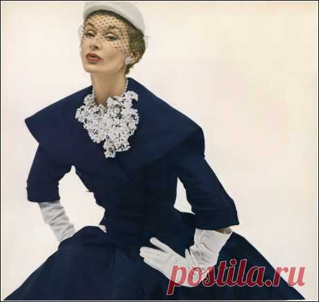 Lisa Fonssagrives photo by Diane and Allan Arbus, Vogue, March 1, 1950