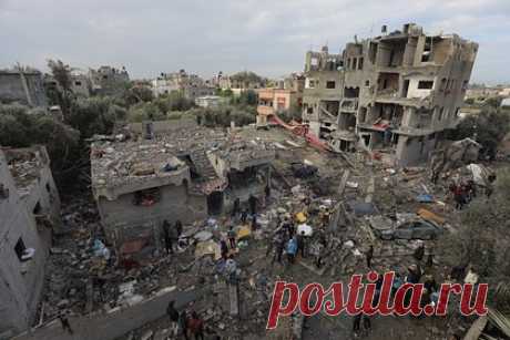 В ООН рассказали об «абсолютной бойне» в Газе. В больнице Аль-Акса в центре сектора Газа была «абсолютная бойня». Об этом рассказала Джемма Коннелл из Управления ООН по координации гуманитарных вопросов. По словам представителя организации, многим тяжелораненым не могли оказать помощь, потому что больница была абсолютно перегружена.