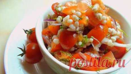 Постный салат с помидорами и перловкой / Простые рецепты