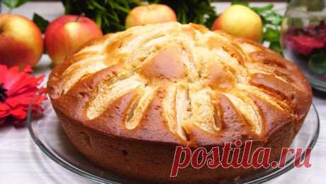 Сочный пирог на кефире - рецепт в духовке - Дом Десертов