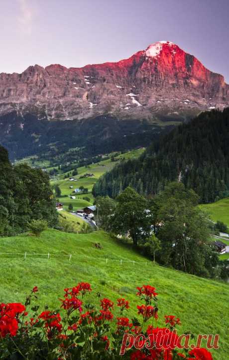 Cloud Nodes Photo - Grindelwald, Switzerland 345124706837882