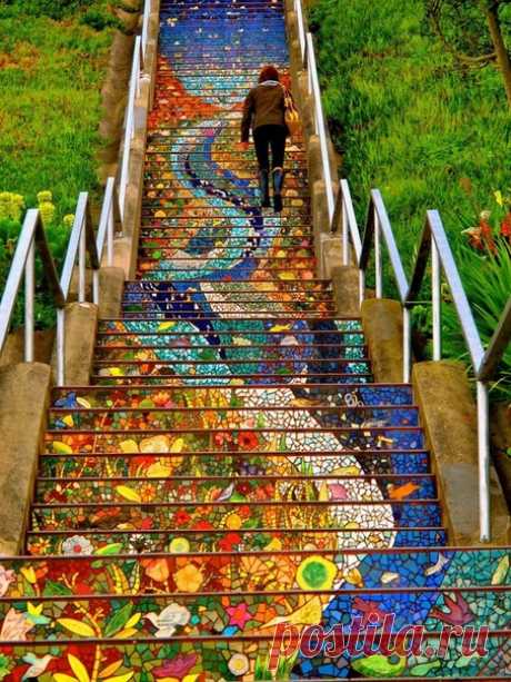 Лестницы с мозаикой: фрагментарное искусство