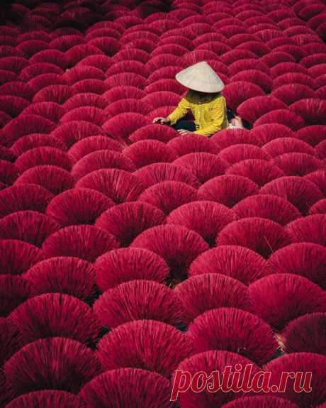 Повседневная жизнь в Азии на нетривиальных художественных фотографиях японца Рёсукэ Косуге | VestiNewsRF.Ru
