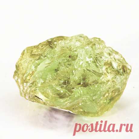 Yellow - Green Apatite Specimen - Buy Now | Tushita Heaven