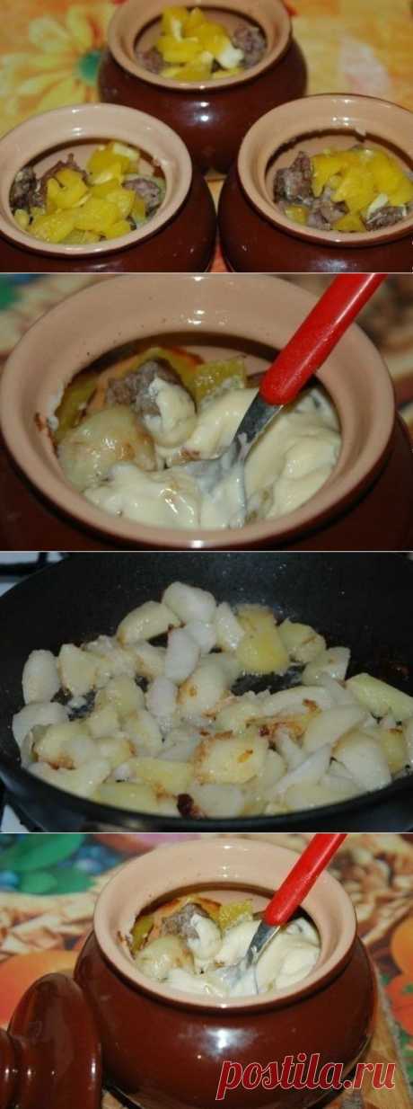 Картофель с мясным фаршем и плавленным сыром в горшочках | Поваренный сайт