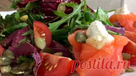 Обалденный салат «Женская радость»: с овощами и форелью
