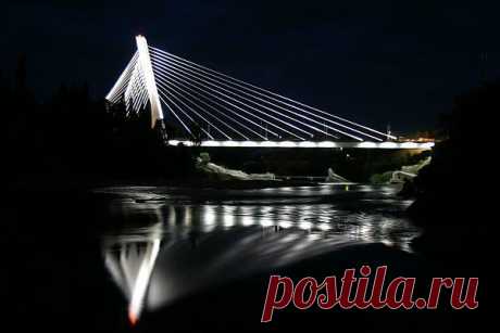 Podgorica-Millenium bridge by night