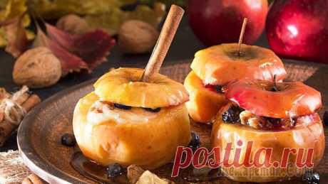 Запеченные яблоки с творогом, изюмом, корицей и медом в духовке рецепт