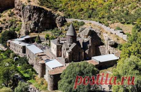 Таинственный монастырь Гегард: одна из главных достопримечательностей Армении